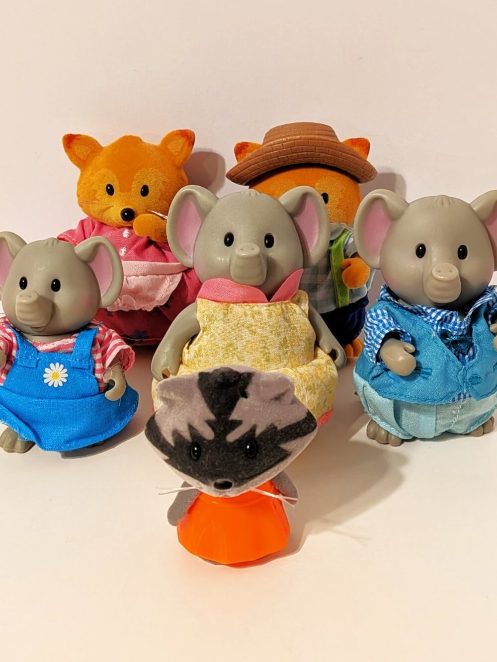 Lil Woodzeez Lot of 6 Animal Figures Collectables Elephant Foxitails Raccoon